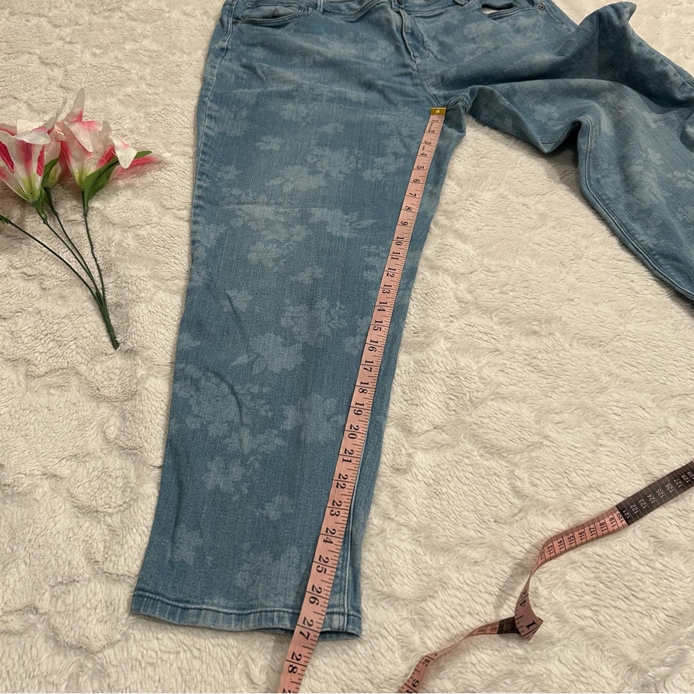 J. Jill Denim - Authentic Fit Slim Ankle Light-wash Jeans Floral Design 18 - Picture 6 of 12